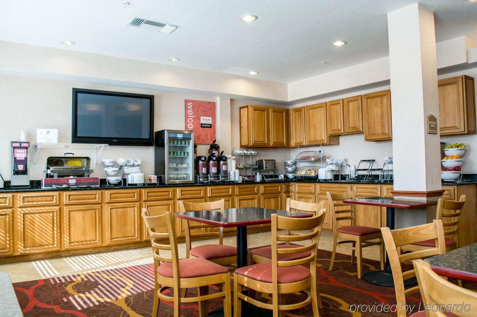 West Chase Comfort Suites Tampa Airport North מראה חיצוני תמונה