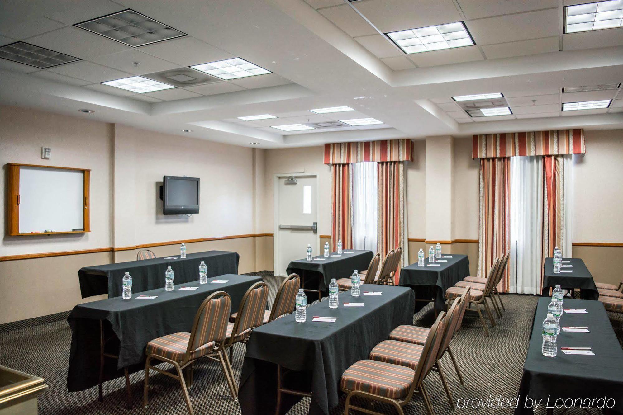 West Chase Comfort Suites Tampa Airport North מראה חיצוני תמונה
