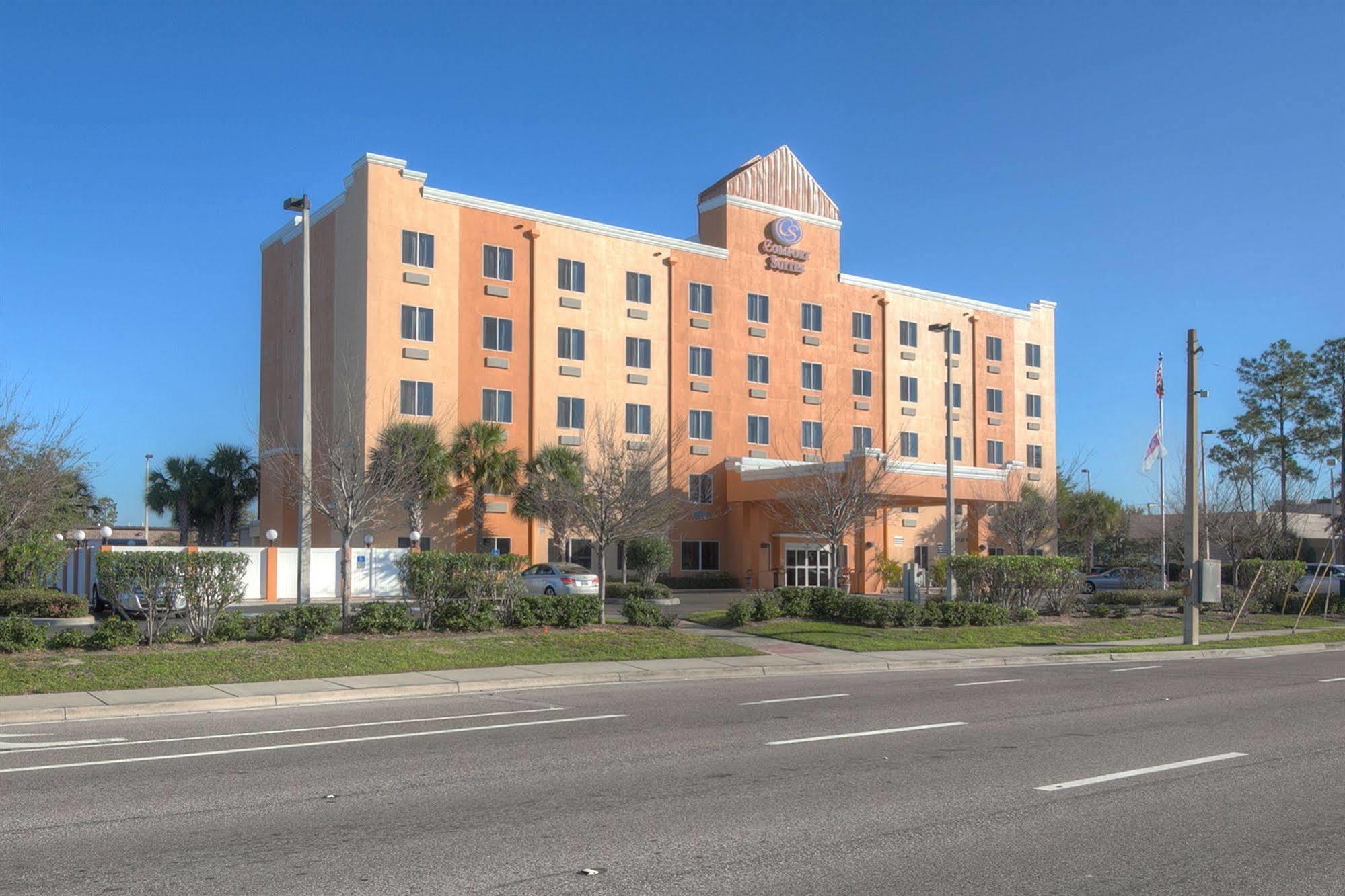 West Chase Comfort Suites Tampa Airport North מראה חיצוני תמונה